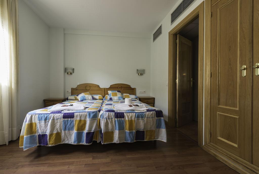 Hostal Restaurante La Pineda El Barco de Ávila Quarto foto